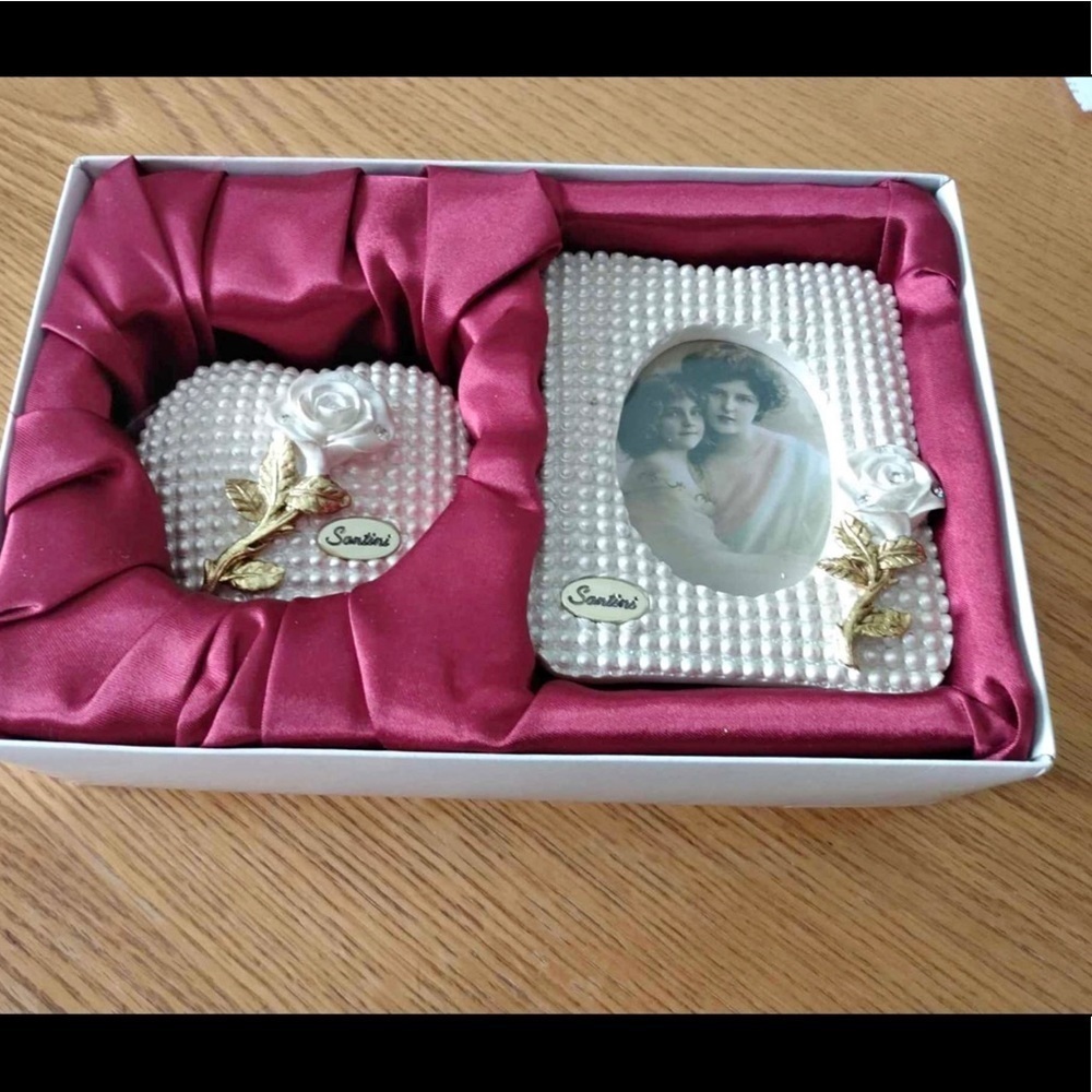 Picture frame and jewelry box set
